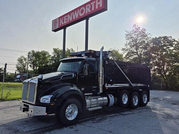 2025 Kenworth T880