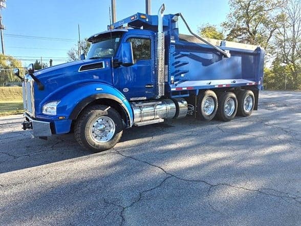 2025 Kenworth T880