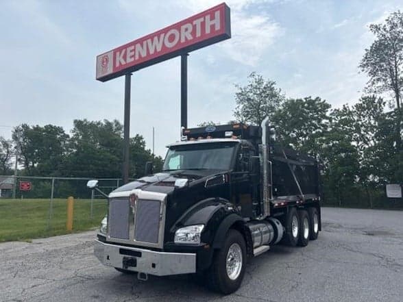 2025 Kenworth T880