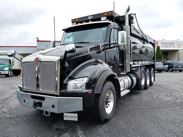 2025 Kenworth T880