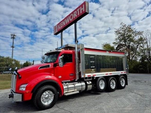 2025 Kenworth T880
