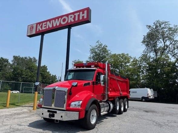 2025 Kenworth T880