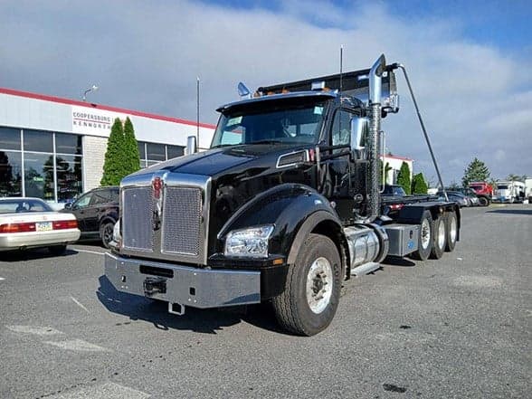 2025 Kenworth T880