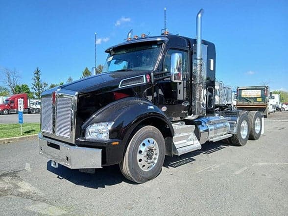 2025 Kenworth T880