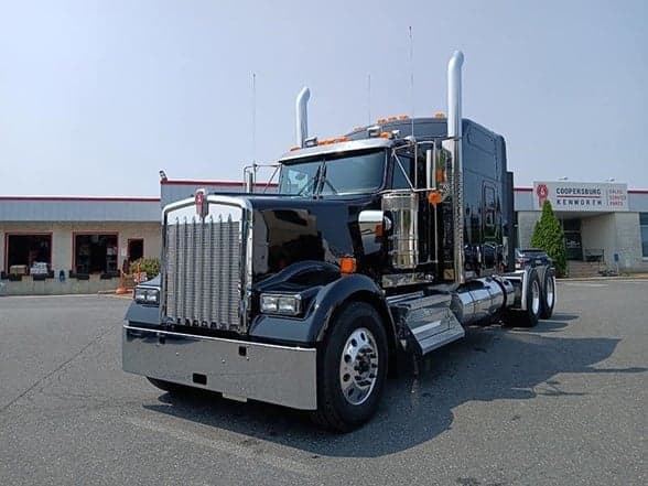 2025 Kenworth W900