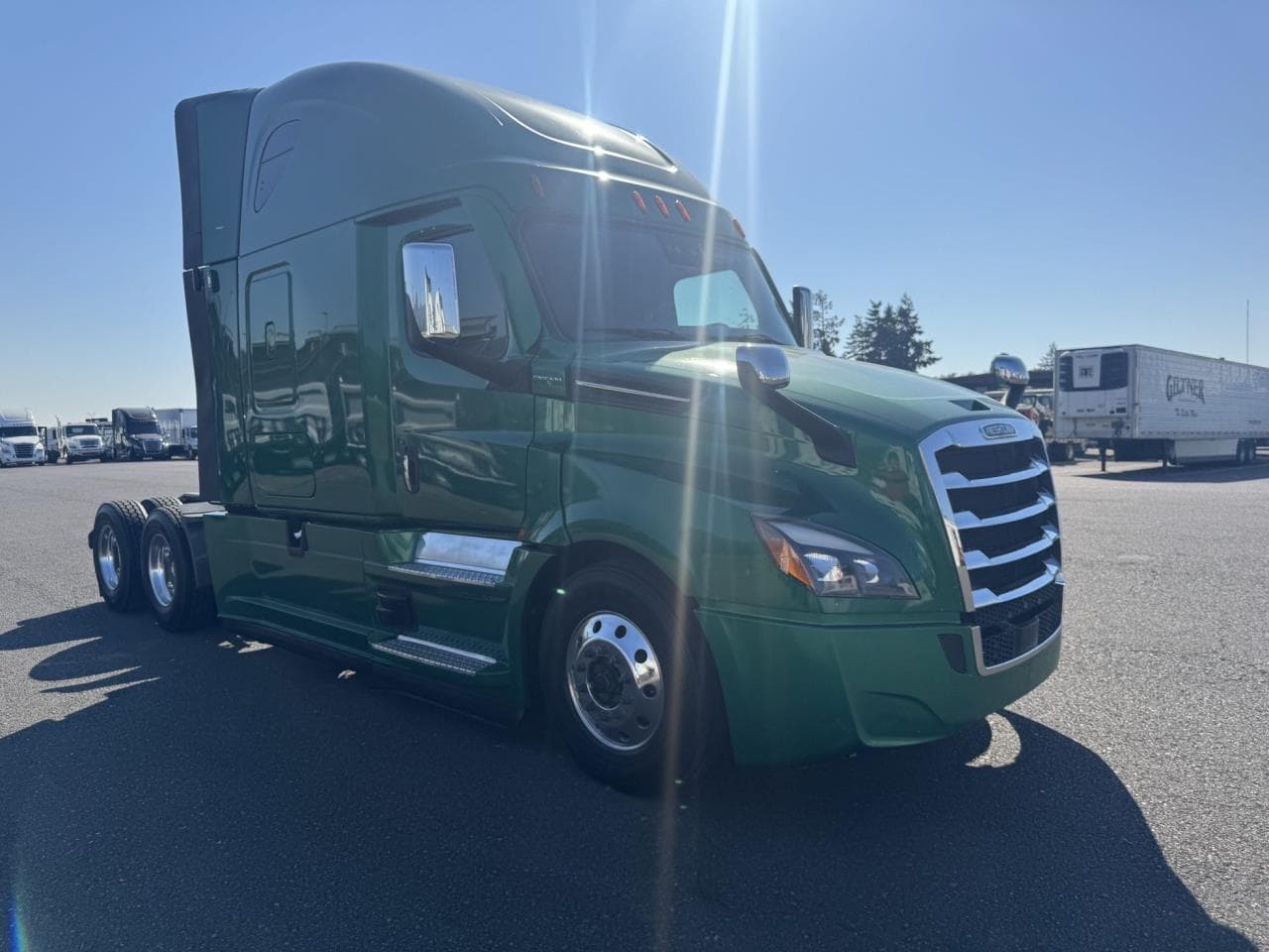 2022 Freightliner Cascadia in Pacific, WA — photo 5