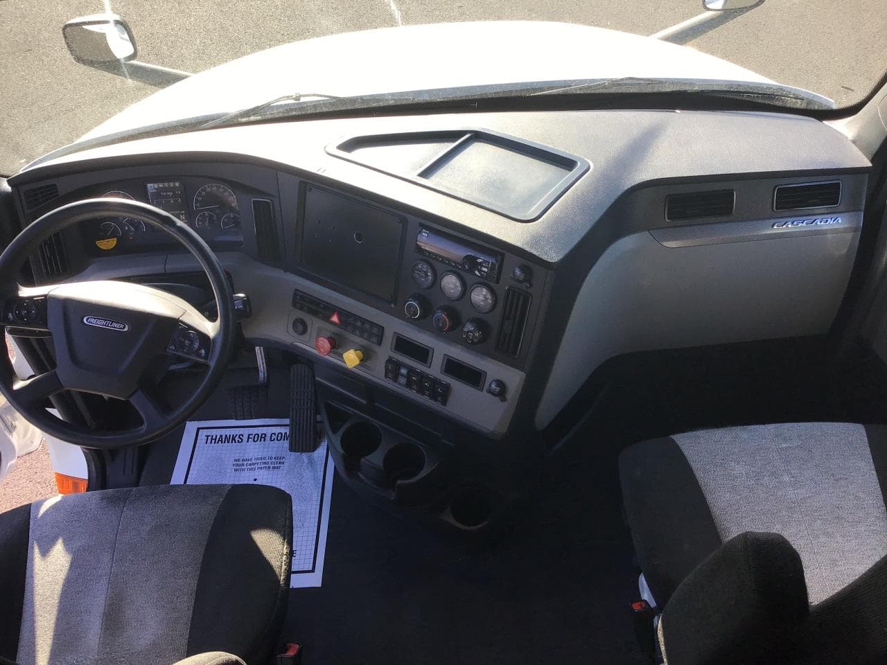 2020 Freightliner Cascadia in Ridgefield, WA — photo 9