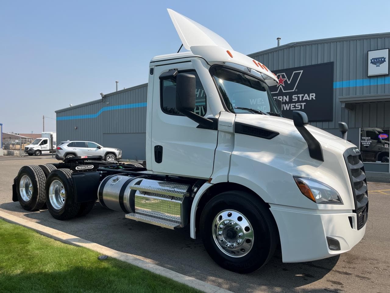 2025 Freightliner Cascadia in Nampa, ID — photo 6