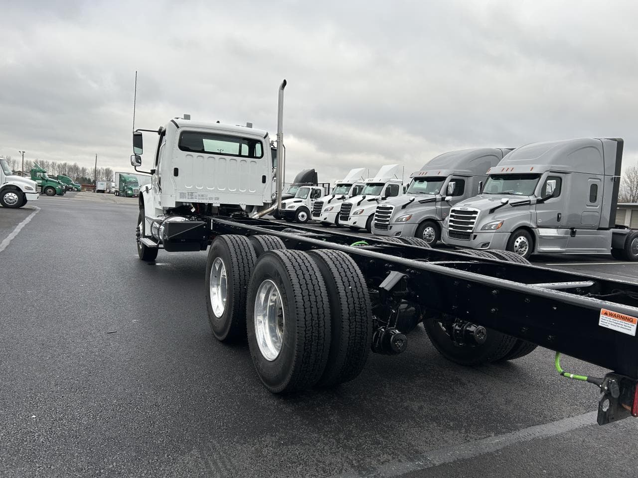 2025 Freightliner M2 106 in Pacific, WA — photo 2