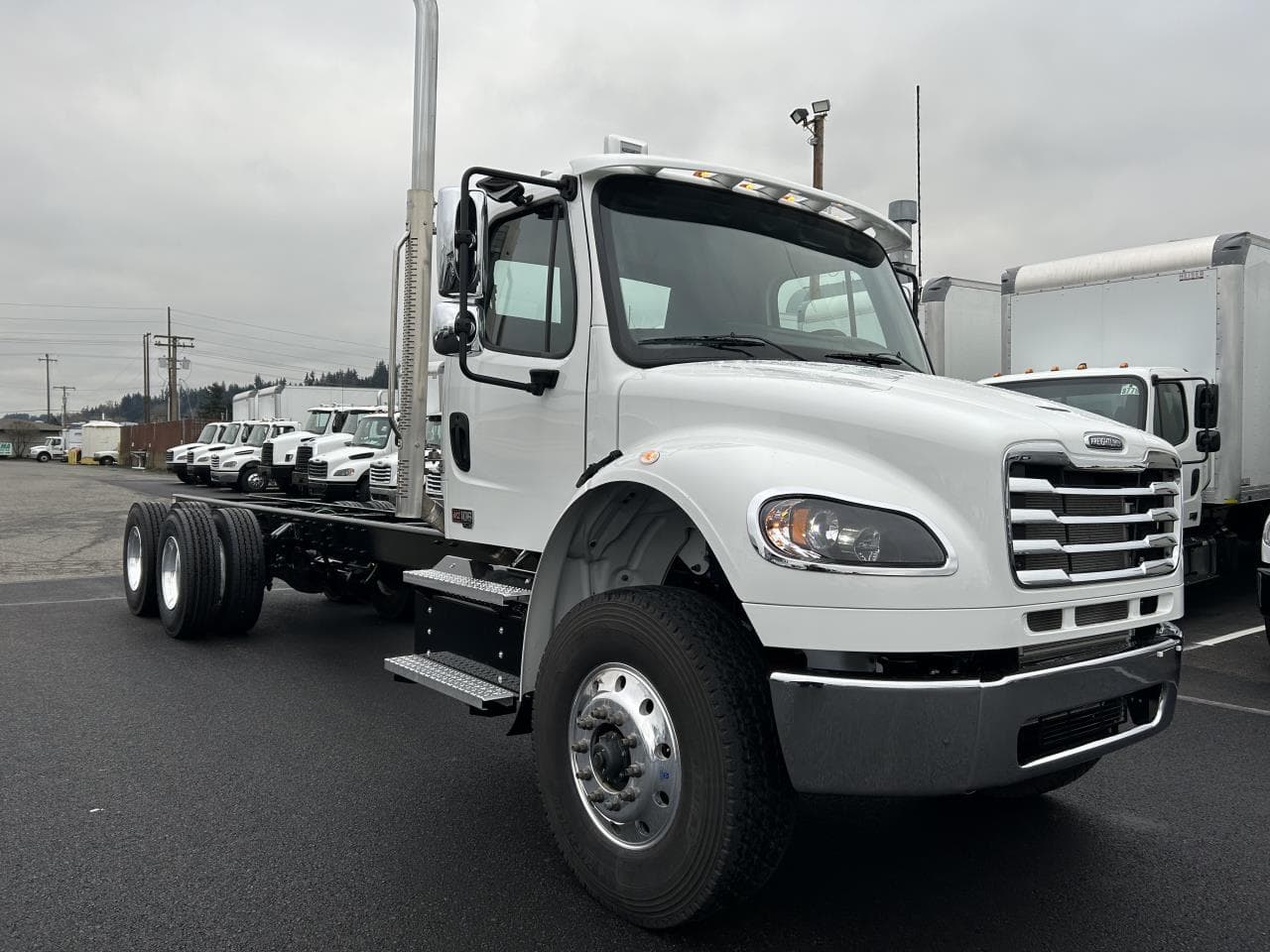 2025 Freightliner M2 106 in Pacific, WA — photo 4