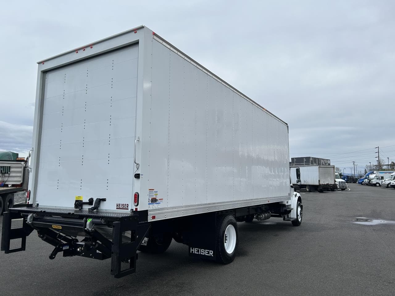 2025 Freightliner M2 106 in Albany, OR — photo 4
