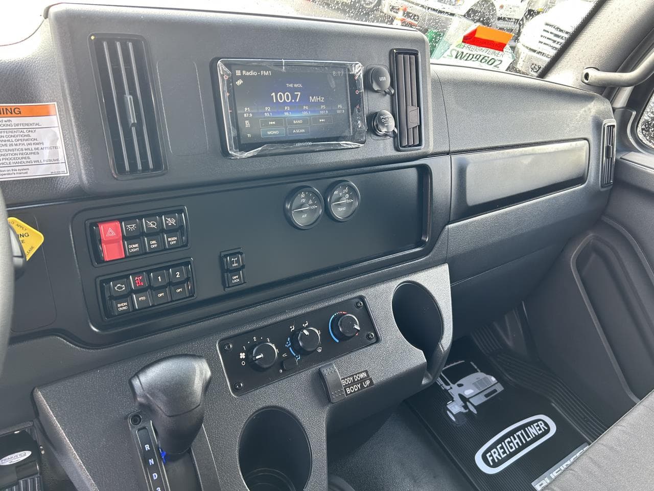 2025 Freightliner M2 106 in Pacific, WA — photo 7