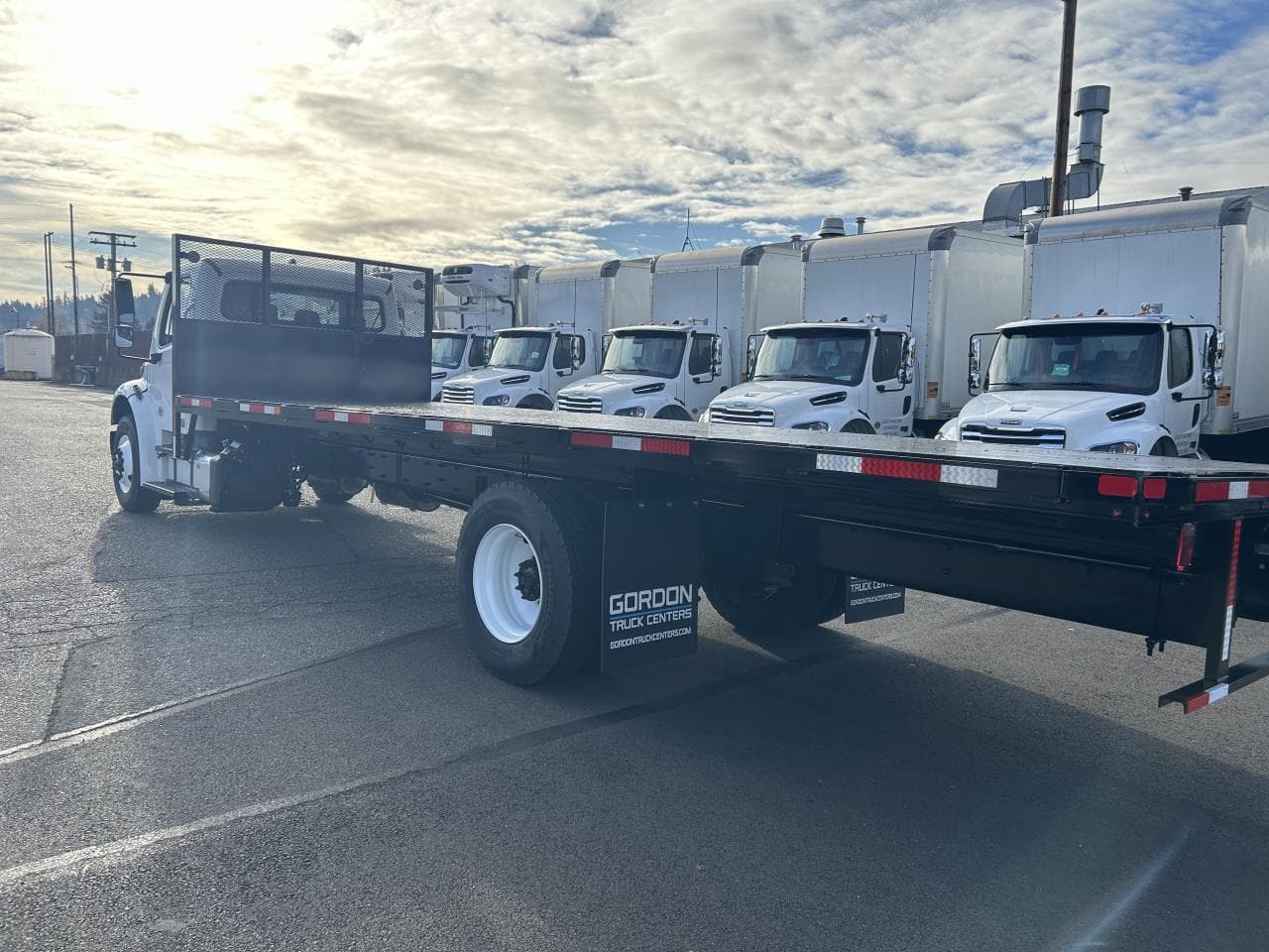 2025 Freightliner M2 106 in Albany, OR — photo 2