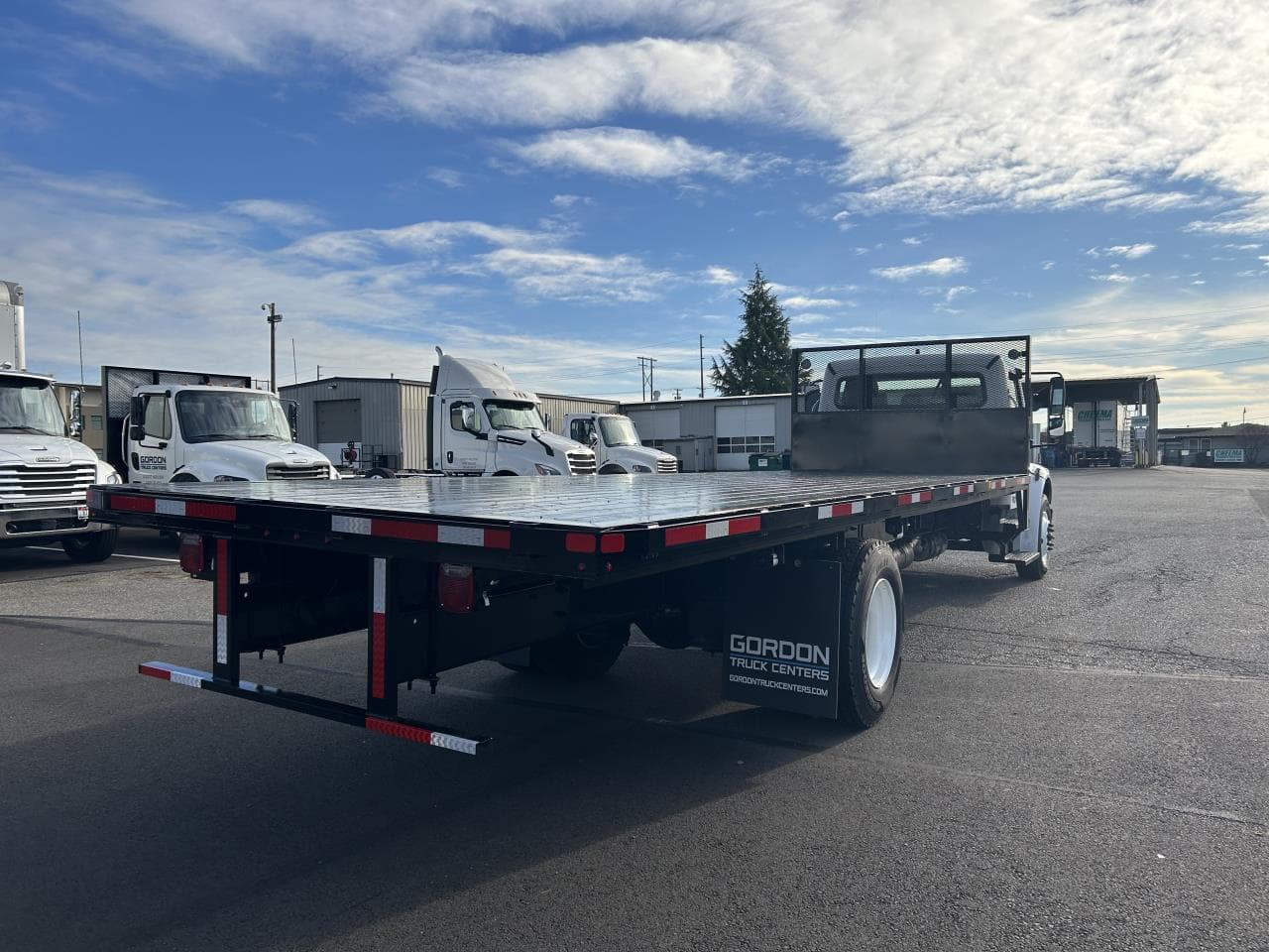 2025 Freightliner M2 106 in Pacific, WA — photo 4