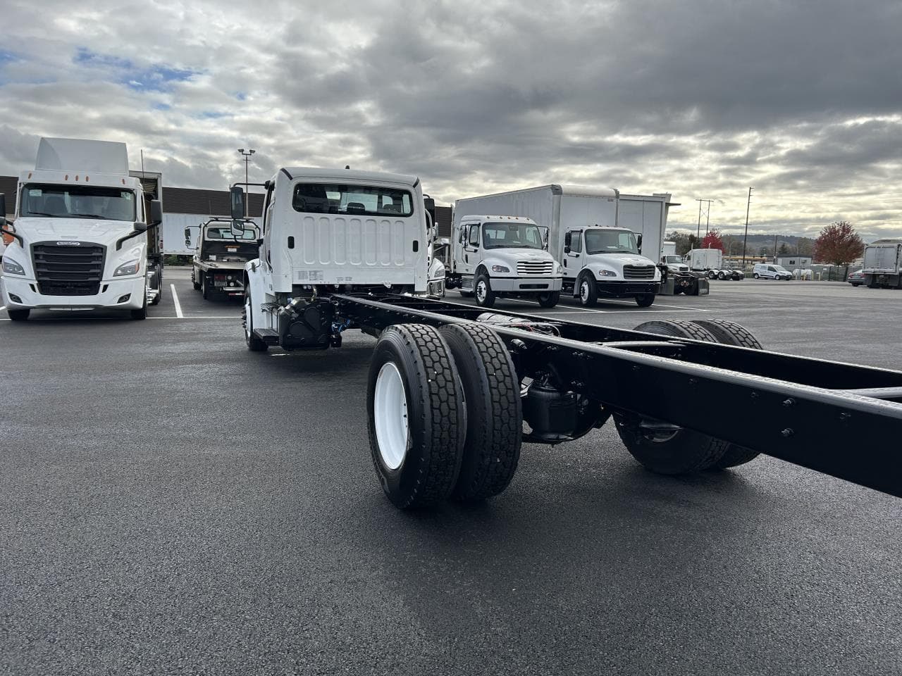 2025 Freightliner M2 106 in Pacific, WA — photo 2