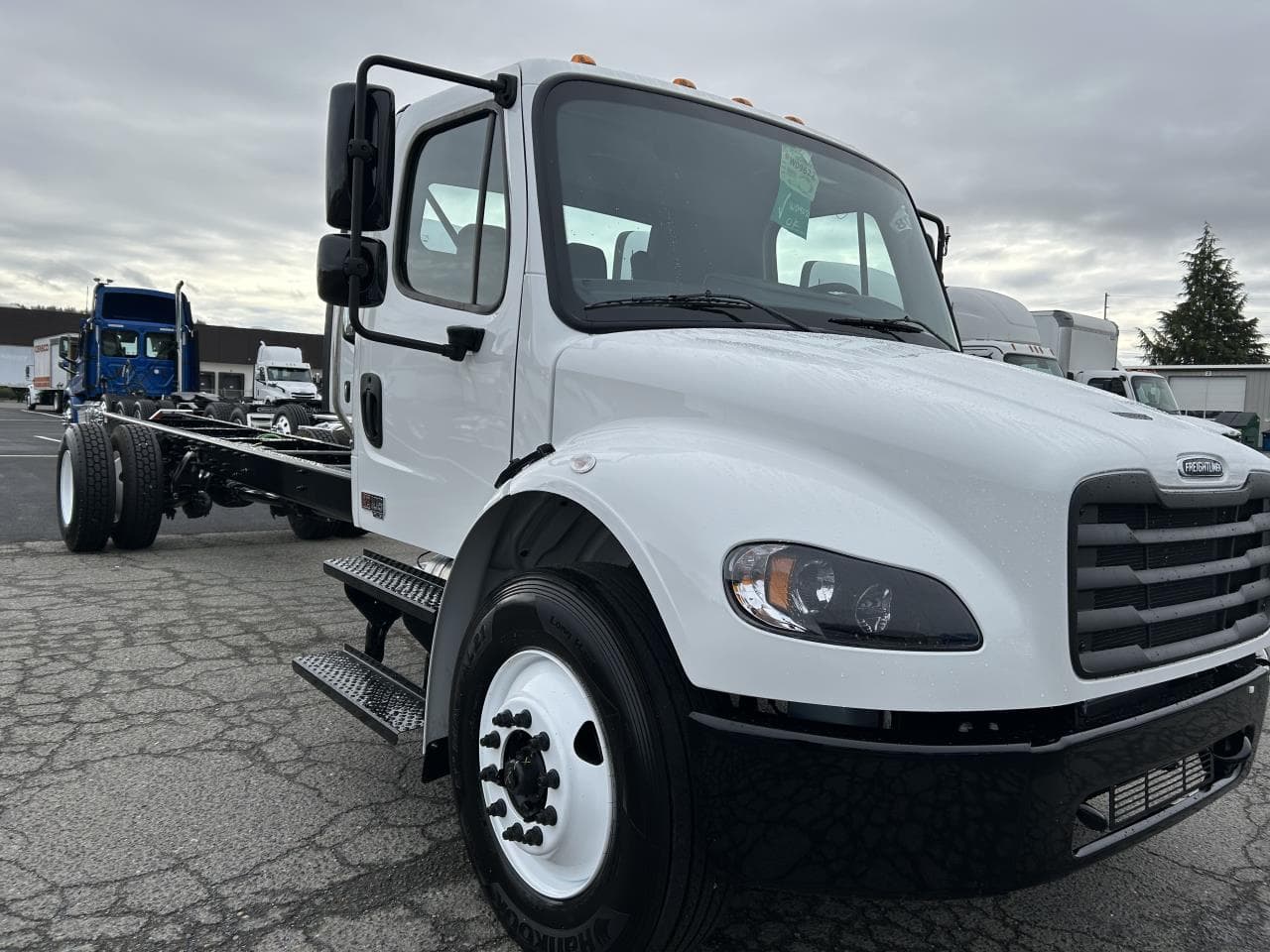 2025 Freightliner M2 106 in Olympia, WA — photo 4