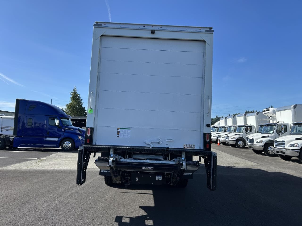 2025 Freightliner M2 106 in Coburg, OR — photo 3