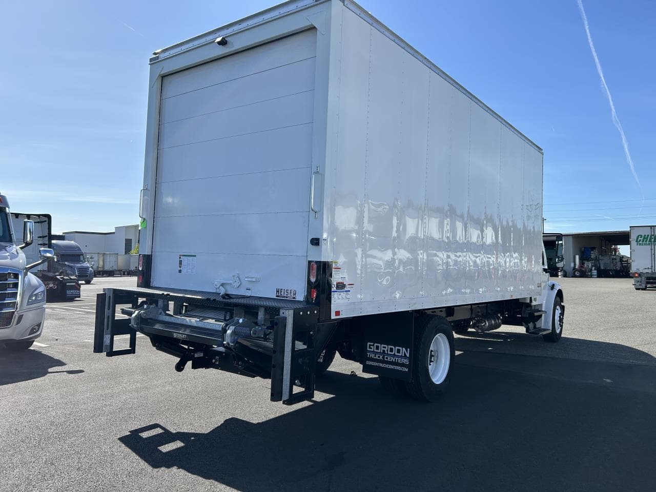 2025 Freightliner M2 106 in Coburg, OR — photo 4