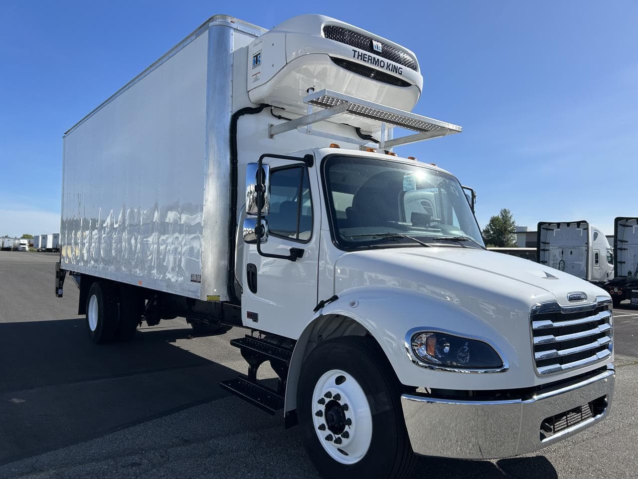 2025 Freightliner M2 106 in Coburg, OR — photo 5