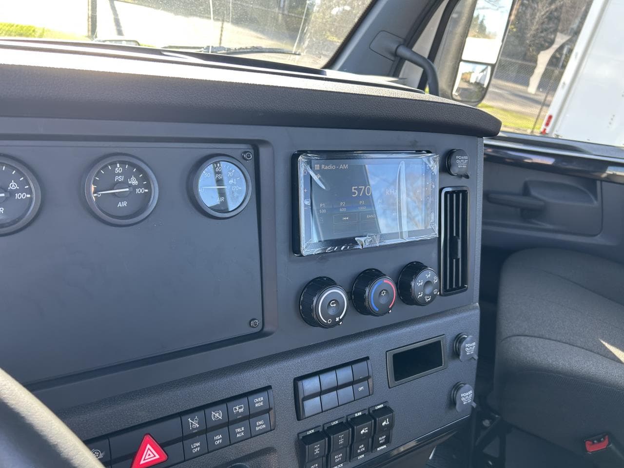 2025 Freightliner Cascadia in Spokane, WA — photo 6