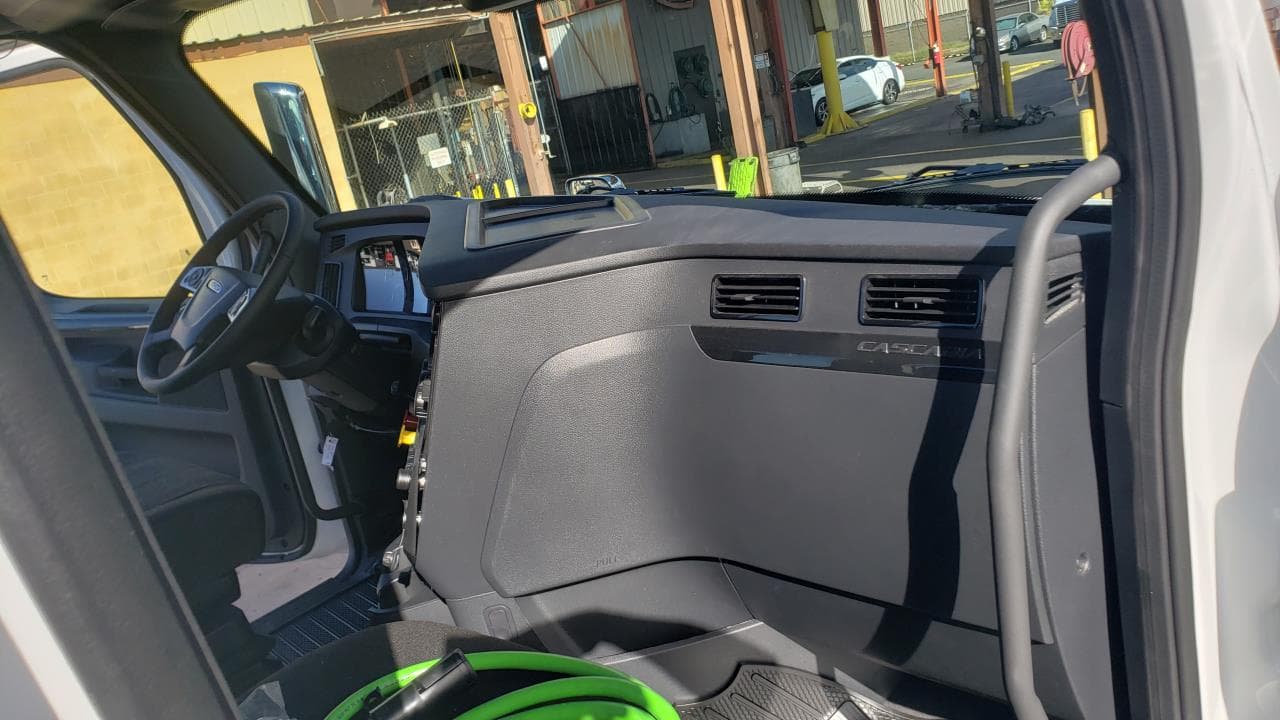 2026 Freightliner Cascadia in Kapolei, HI — photo 10