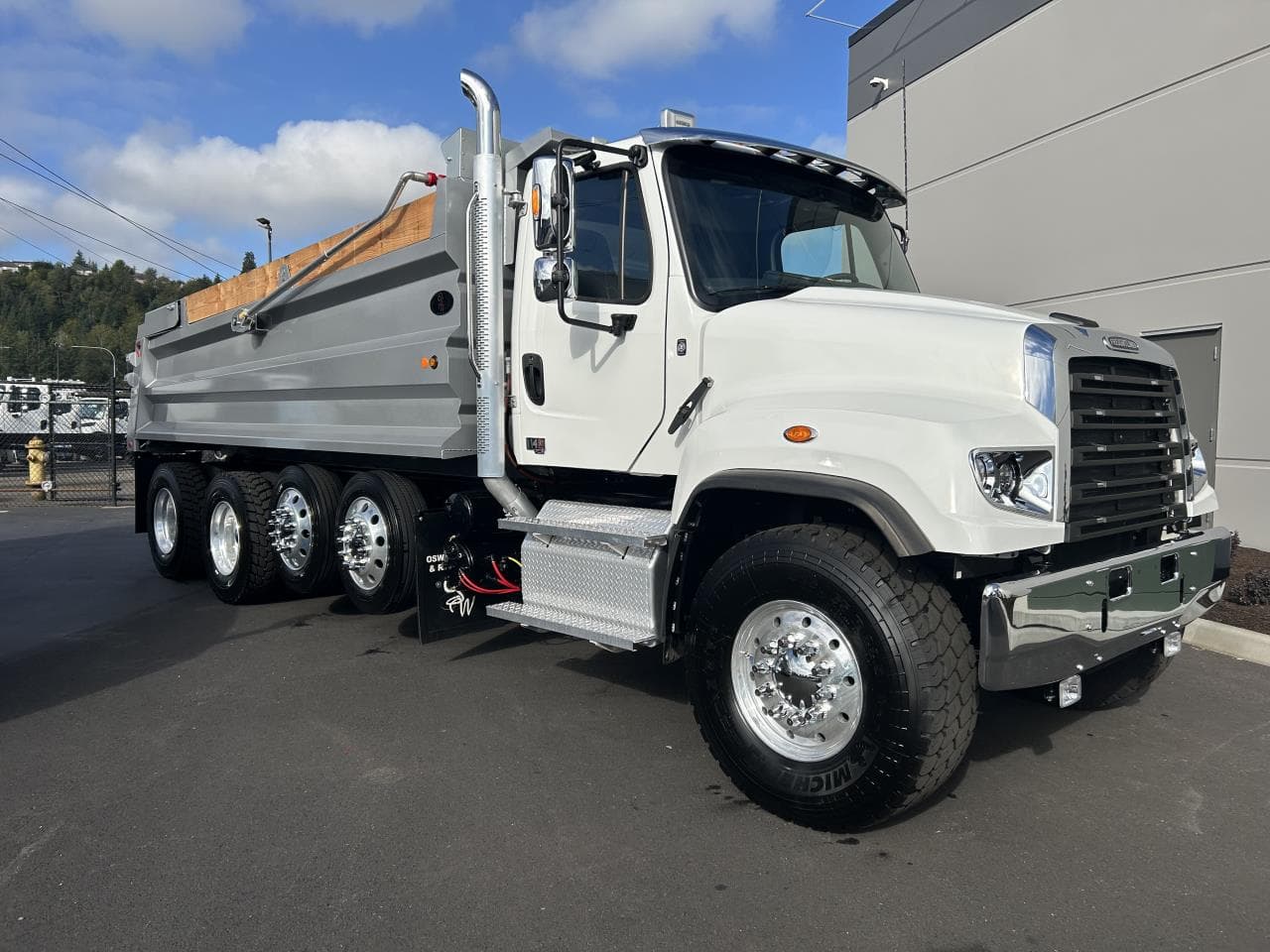 2026 Freightliner 114SD