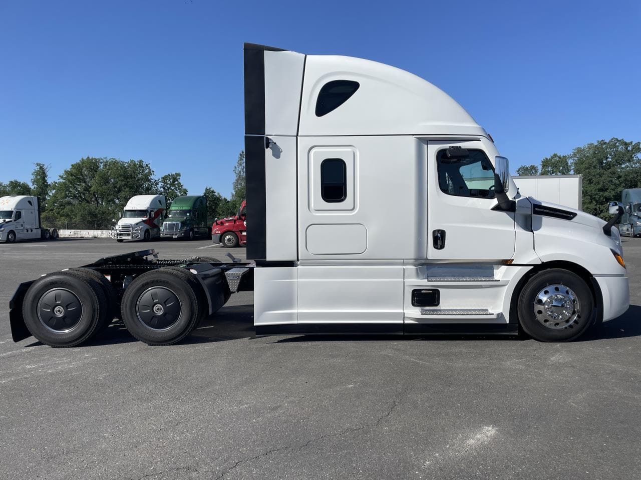 2026 Freightliner Cascadia in Medford, OR — photo 5