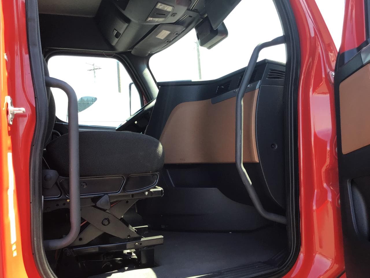 2021 Freightliner Cascadia in Spokane, WA — photo 4
