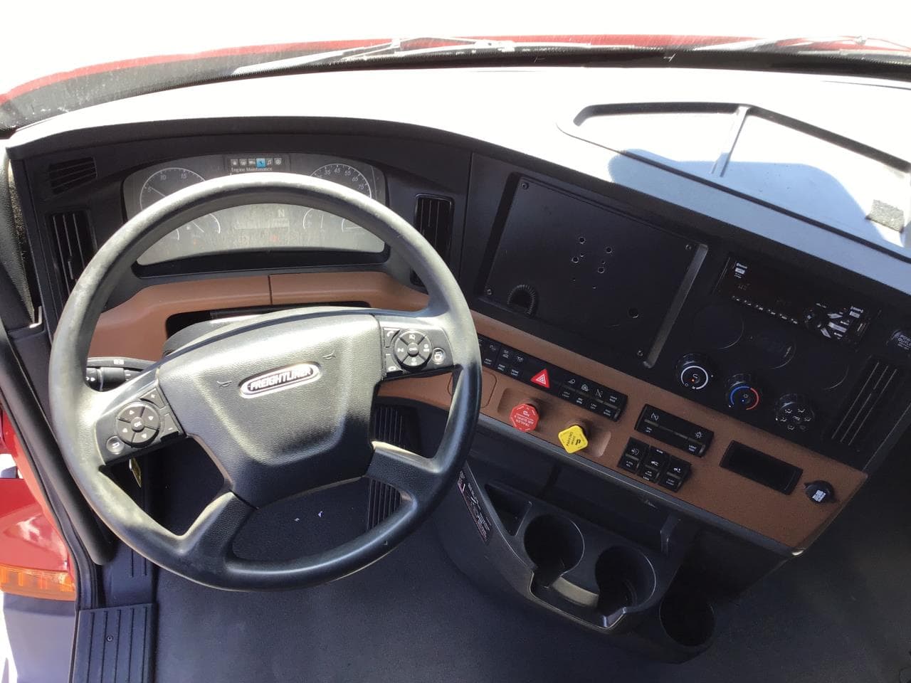 2021 Freightliner Cascadia in Spokane, WA — photo 6