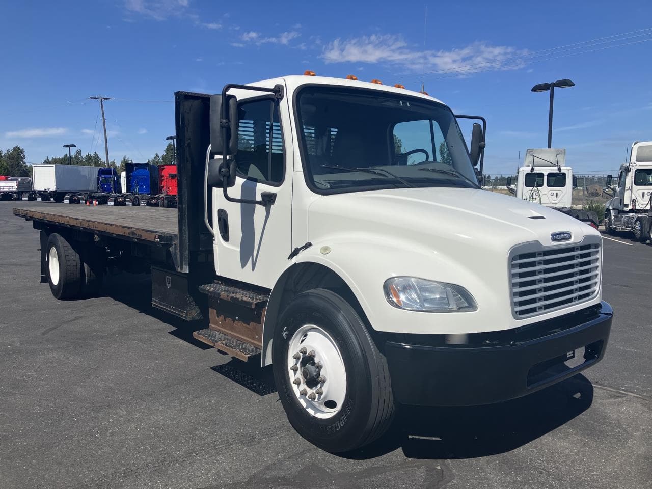 2018 Freightliner M2 106 in Ridgefield, WA — photo 3