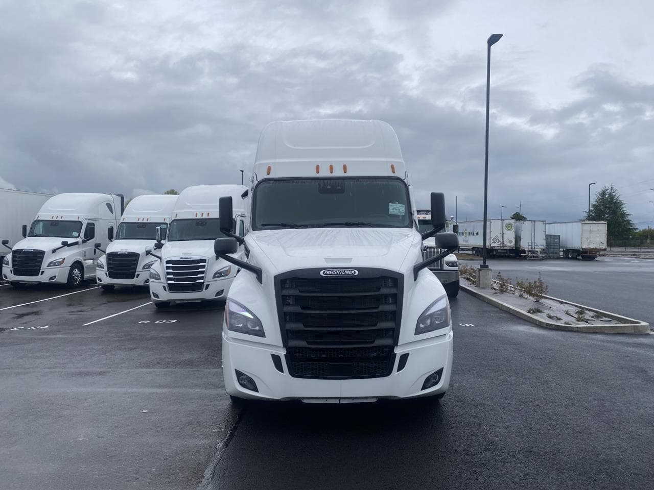2027 Freightliner Cascadia in Albany, OR — photo 2