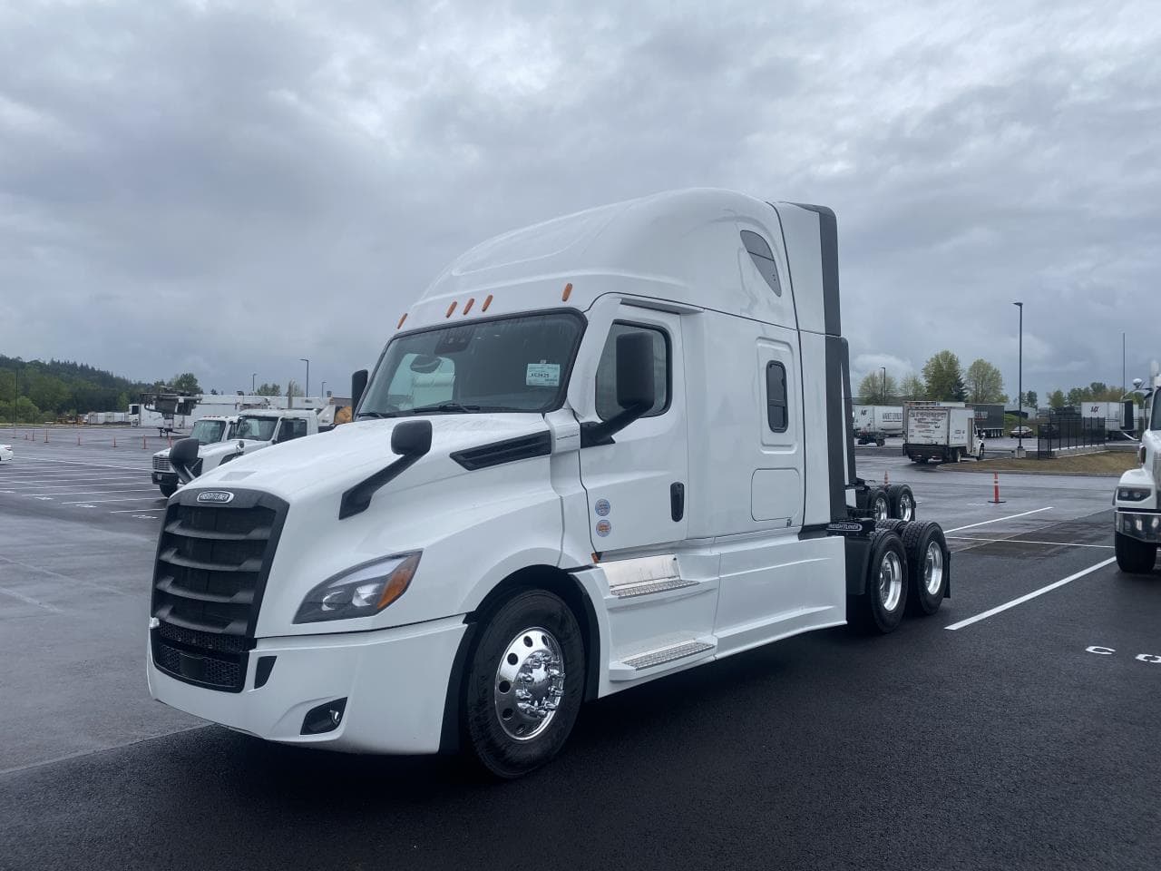 2027 Freightliner Cascadia in Albany, OR — photo 3