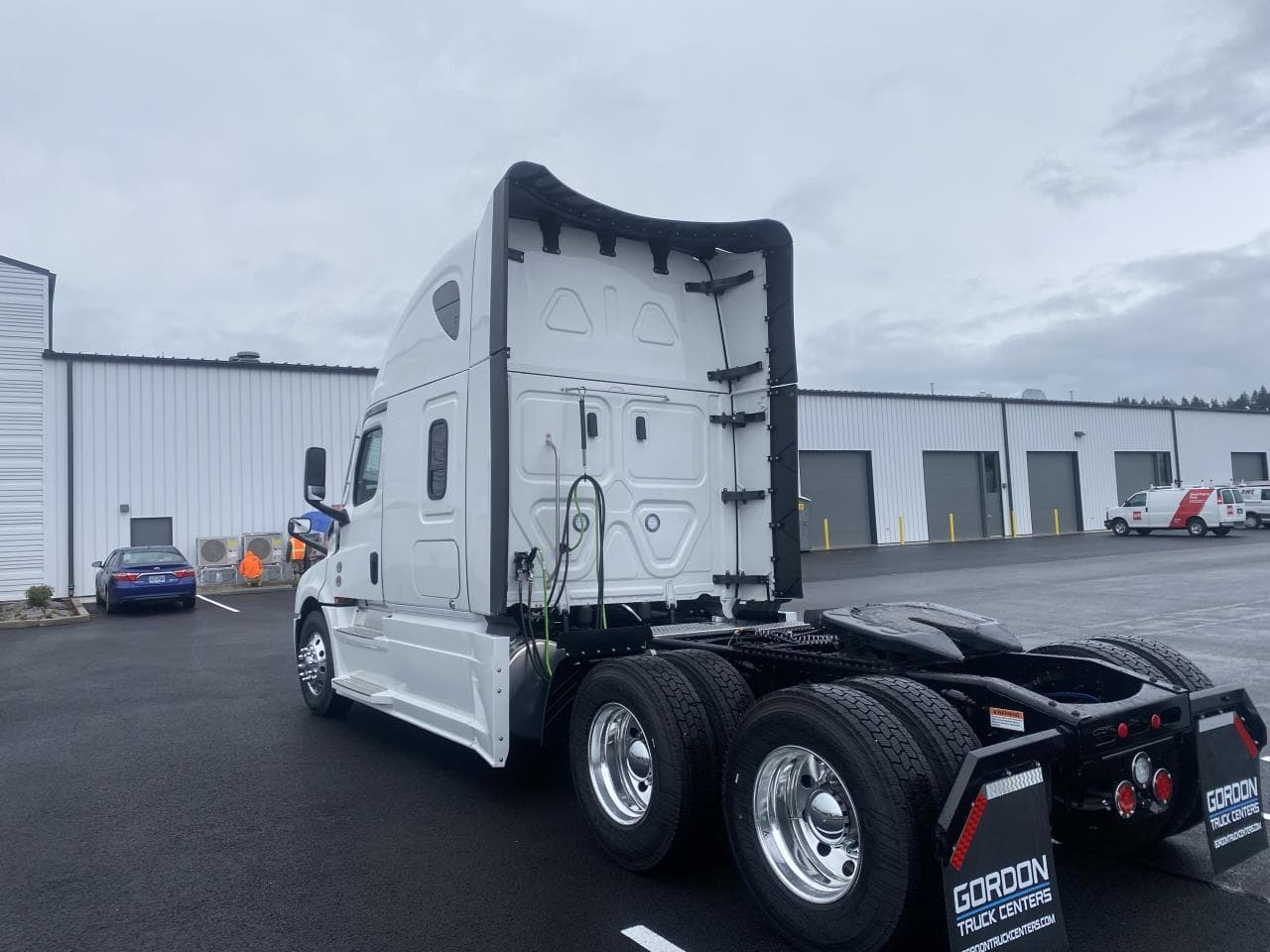 2027 Freightliner Cascadia in Albany, OR — photo 5