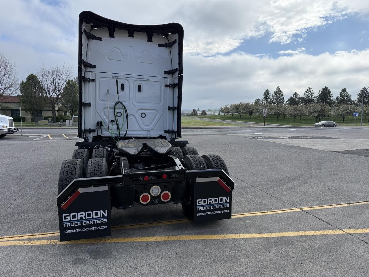 2027 Freightliner Cascadia in Medford, OR — photo 5