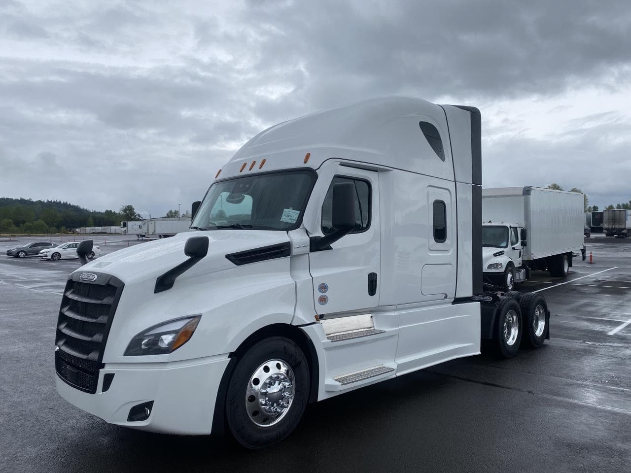 2027 Freightliner Cascadia in Albany, OR — photo 3