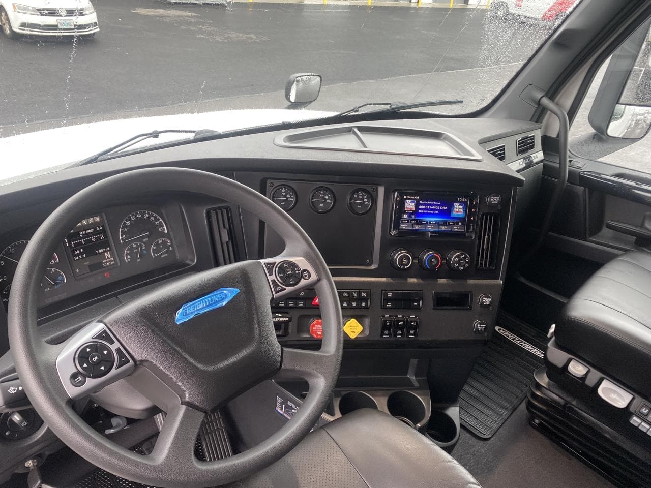 2027 Freightliner Cascadia in Albany, OR — photo 9