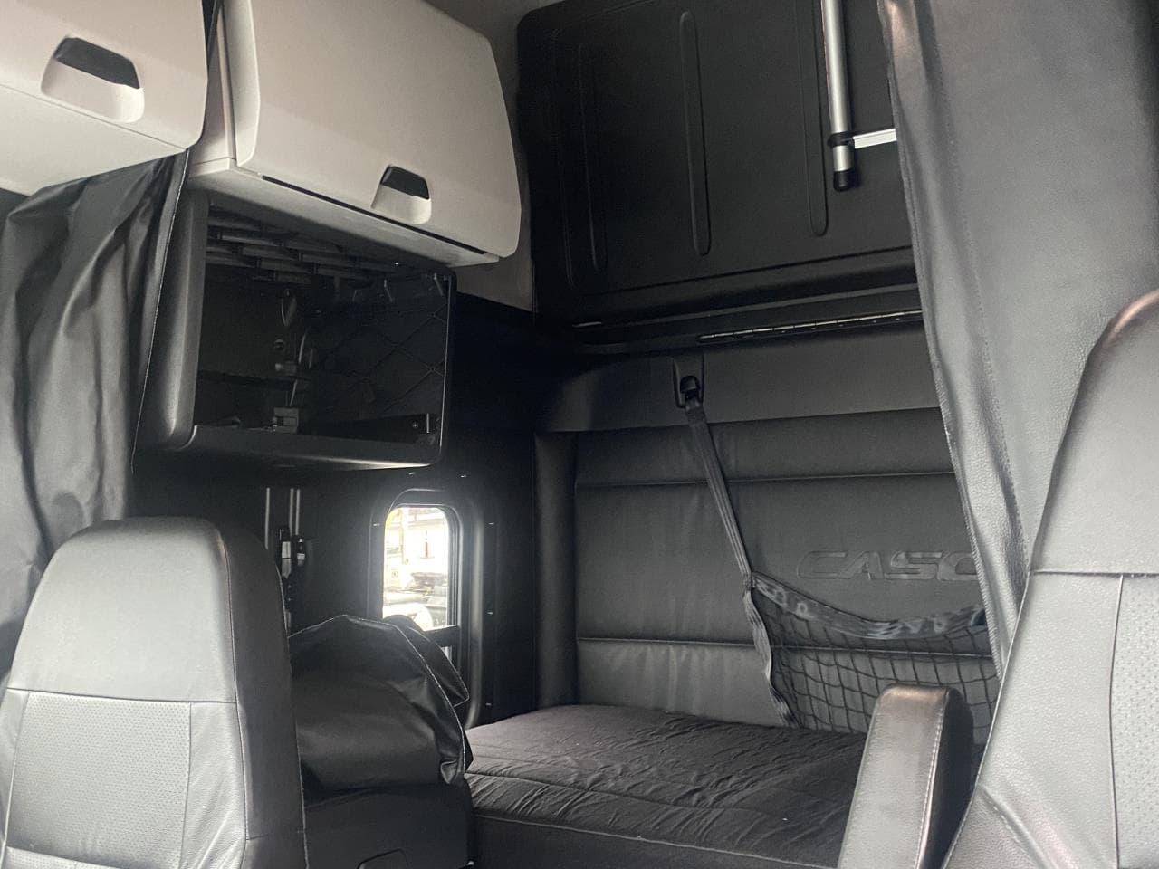2027 Freightliner Cascadia in Albany, OR — photo 9