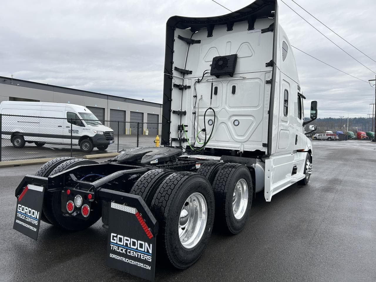 2027 Freightliner Cascadia in Pacific, WA — photo 4