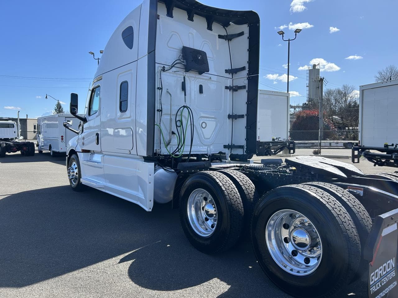 2027 Freightliner Cascadia in Pacific, WA — photo 3