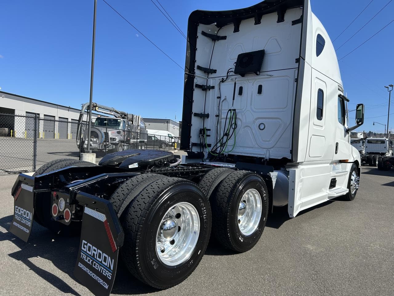 2027 Freightliner Cascadia in Pacific, WA — photo 5