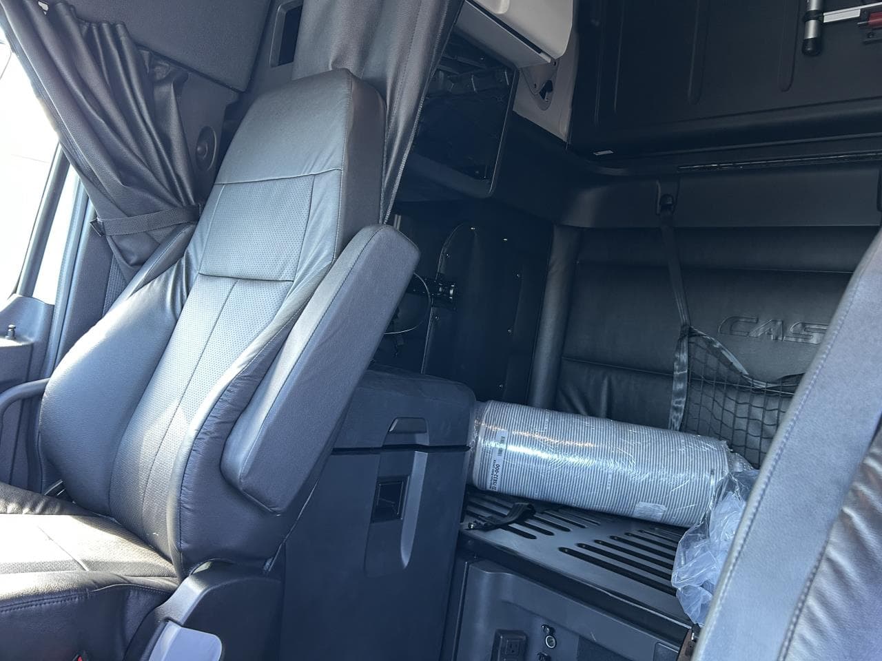 2027 Freightliner Cascadia in Pacific, WA — photo 8