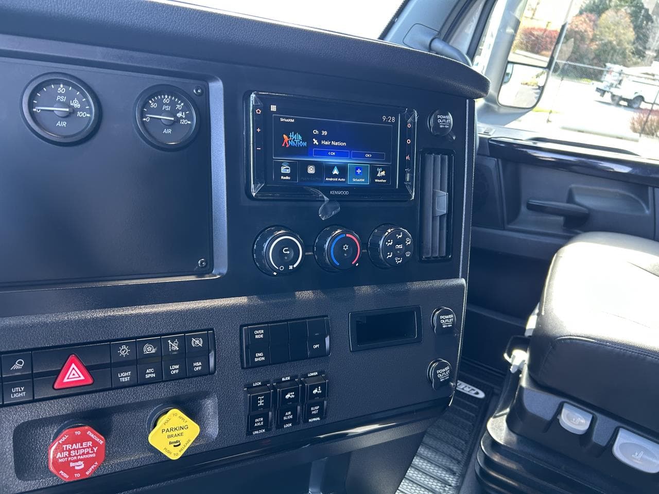 2027 Freightliner Cascadia in Pacific, WA — photo 9