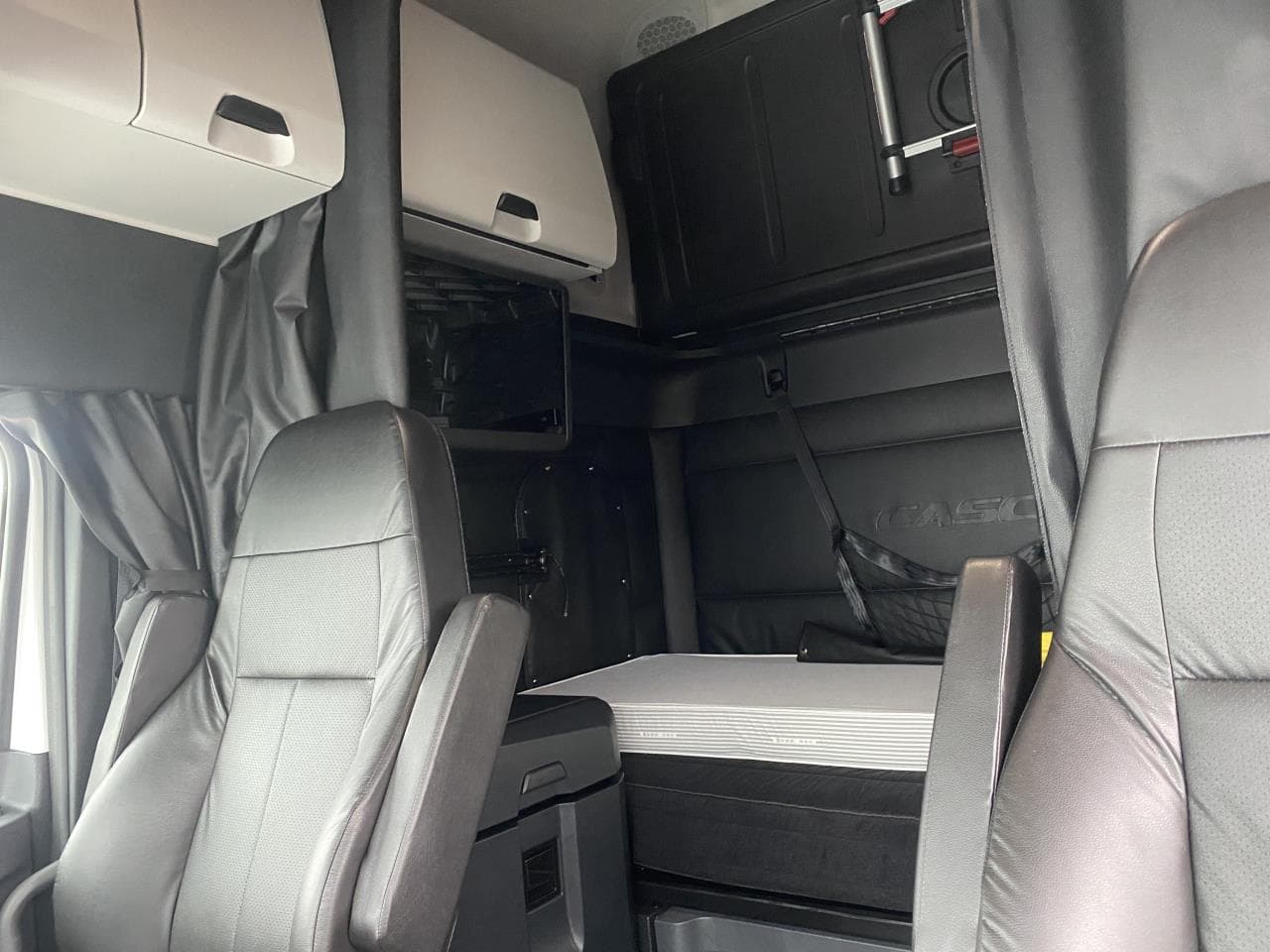 2027 Freightliner Cascadia in Albany, OR — photo 10