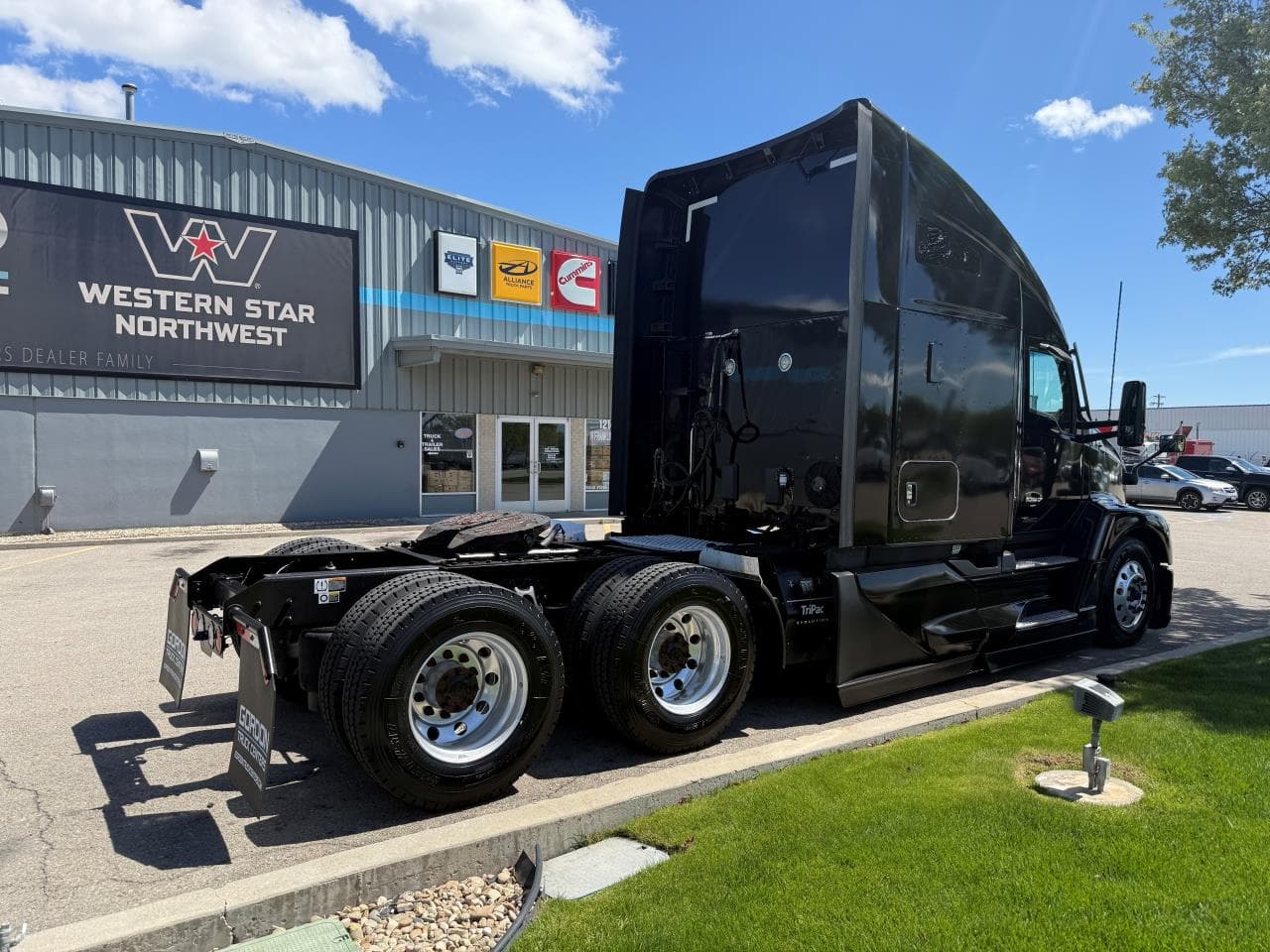 2023 Kenworth T680 in Nampa, ID — photo 4