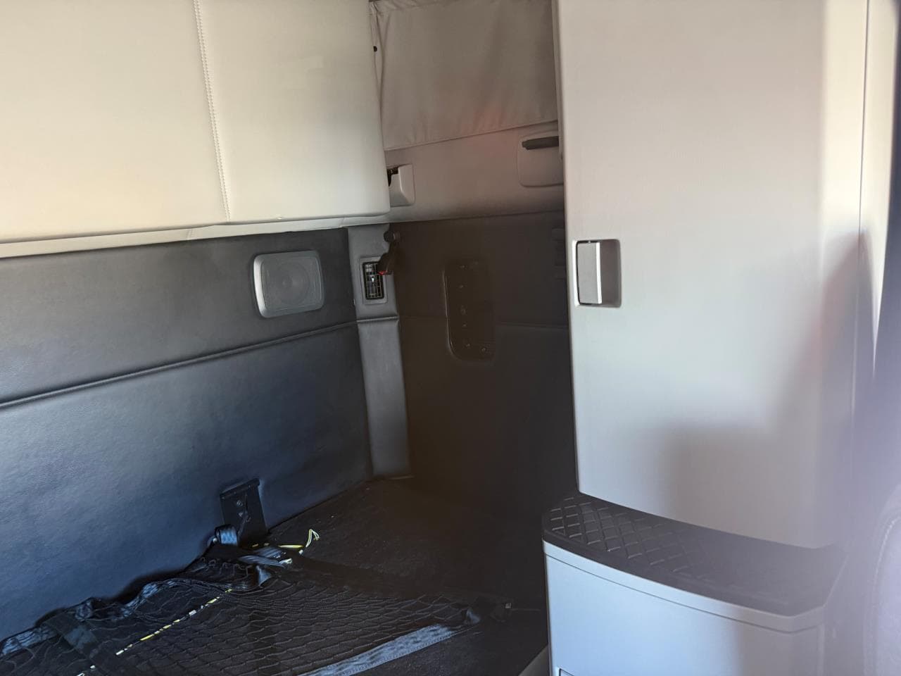 2023 Kenworth T680 in Nampa, ID — photo 8