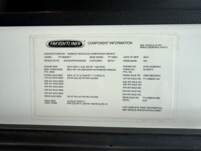 2022 Freightliner Cascadia in Pacific, WA — photo 11