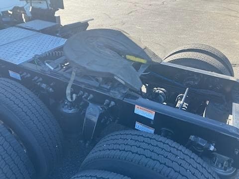 2022 Freightliner Cascadia in Pacific, WA — photo 5