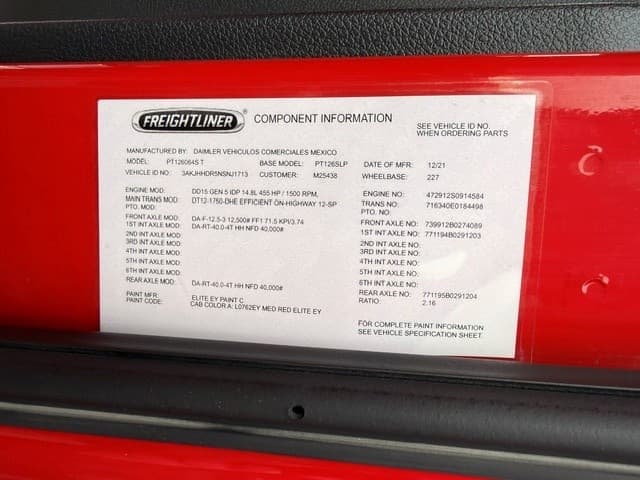 2022 Freightliner Cascadia in Medford, OR — photo 11