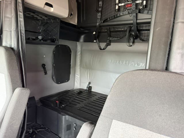 2022 Freightliner Cascadia in Medford, OR — photo 6