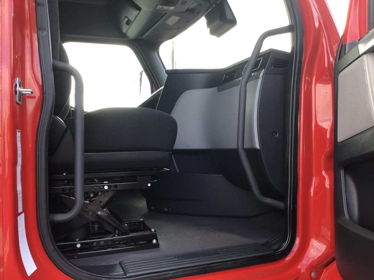 2022 Freightliner Cascadia in Medford, OR — photo 4